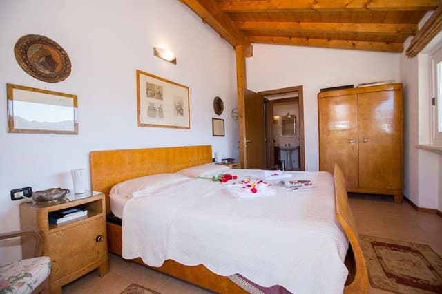 Family Townhome, 3 Bedrooms, 2 Bathrooms, Mountainside (Casa Delle Mele)