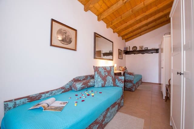 Family Townhome, 3 Bedrooms, 2 Bathrooms, Mountainside (Casa Delle Mele)