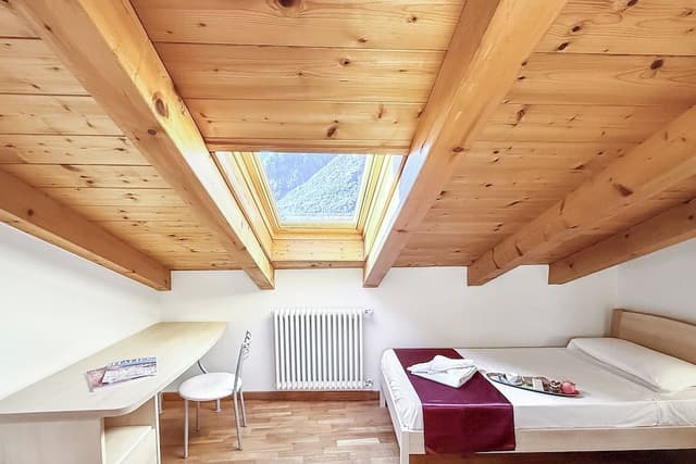 Family Apartment, Multiple Bedrooms, 2 Bathrooms, Lakeside (La Piazza Menaggio)