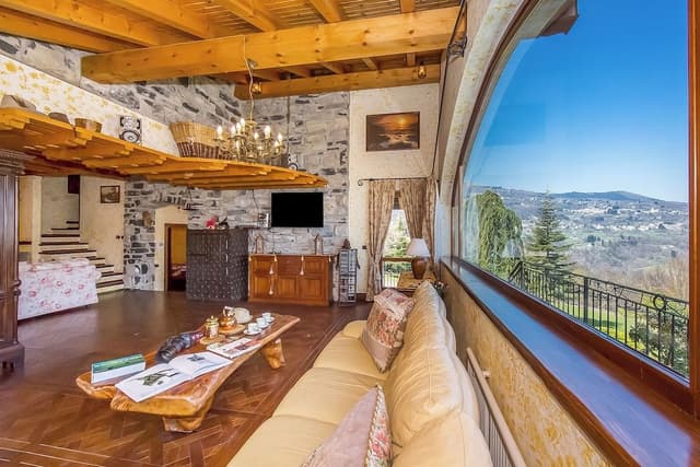 Family Villa, Multiple Bedrooms, Mountainside (Villa Victoria)