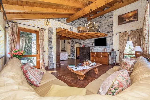 Family Villa, Multiple Bedrooms, Mountainside (Villa Victoria)