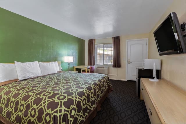 Standard Room, 1 King Bed, Non Smoking