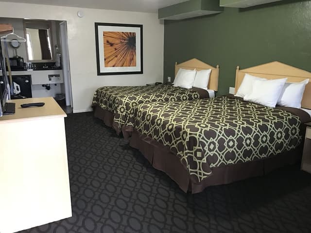 Standard Room, 2 Queen Beds, Non Smoking
