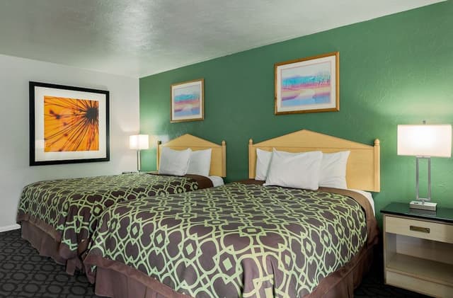 Standard Room, 2 Queen Beds, Non Smoking
