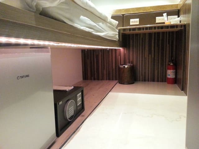 Basic Single Room with Shared Bathroom