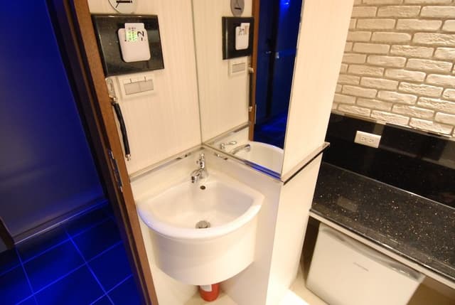 Economy Twin Dorm with shared Bathroom