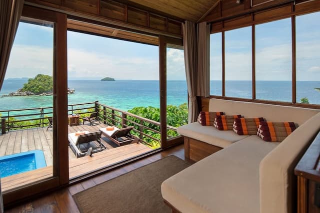 Grand Deluxe Pool Villa