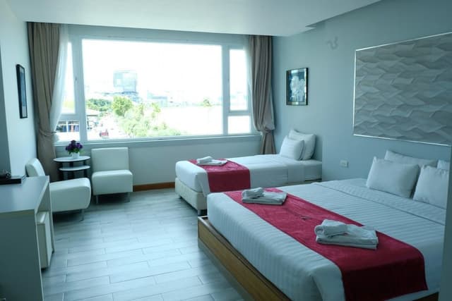 Side Sea View Triple Room