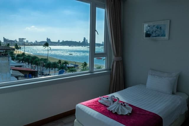 Side Sea View Triple Room
