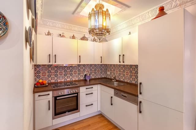 Deluxe Suite, 1 King Bed, Kitchen, Courtyard Area
