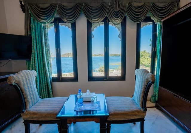 Suite with Lake View