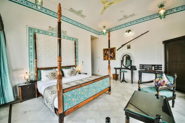 Suite with Lake View