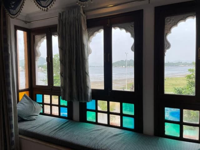 Suite with Lake View