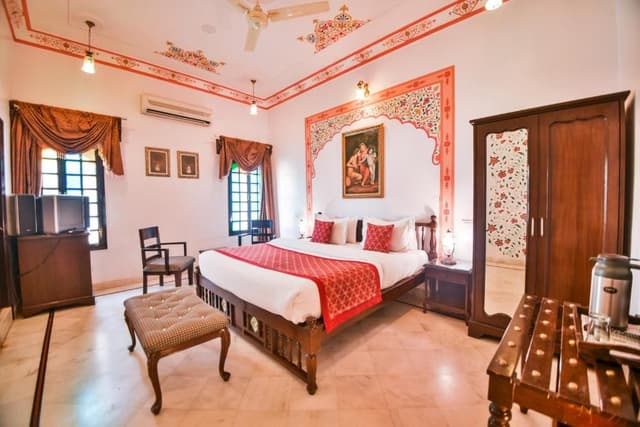 Deluxe King Room