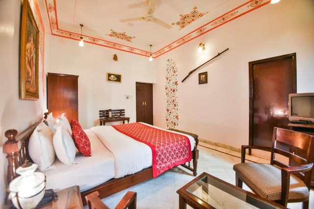 Deluxe King Room