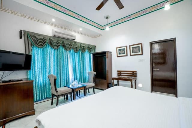 Junior Suite with Garden View