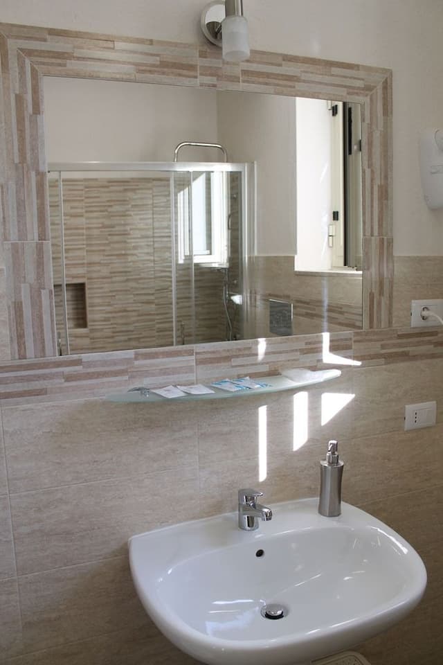 Standard Double Room, Ensuite, City View