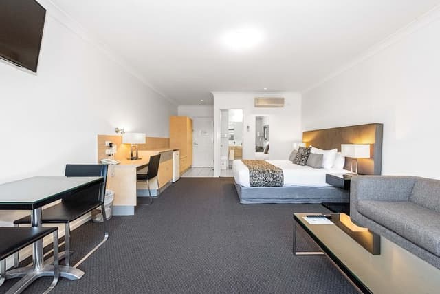 Queen Superior Room