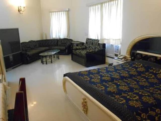 Luxury Suite