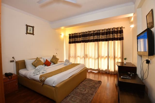 Superior Room, Lake View