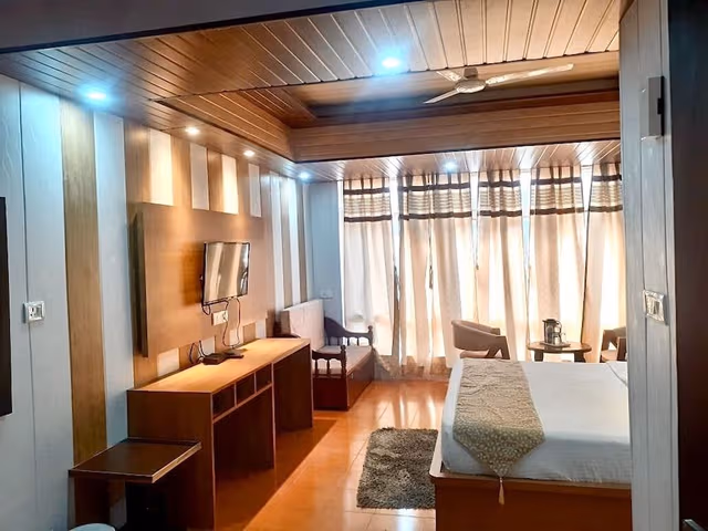 Superior Room, Lake View
