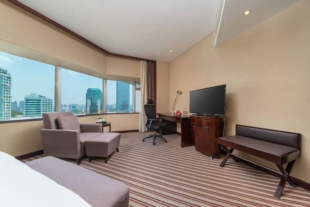Executive Queen Room