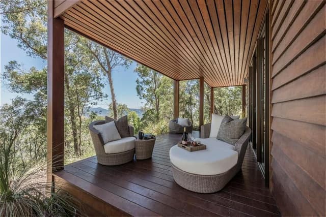 Two-Bedroom Private Lodge with Outdoor Hot Tub