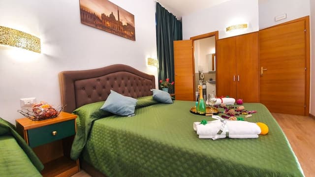 Triple Room (102)