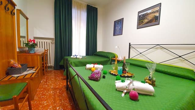 Triple Room (102)