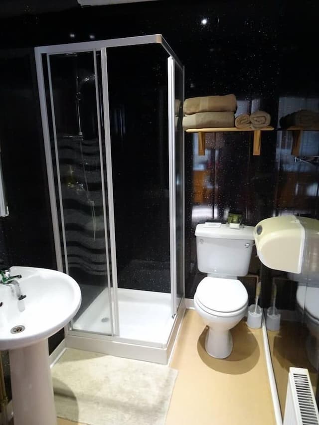 Room 2 (Double)