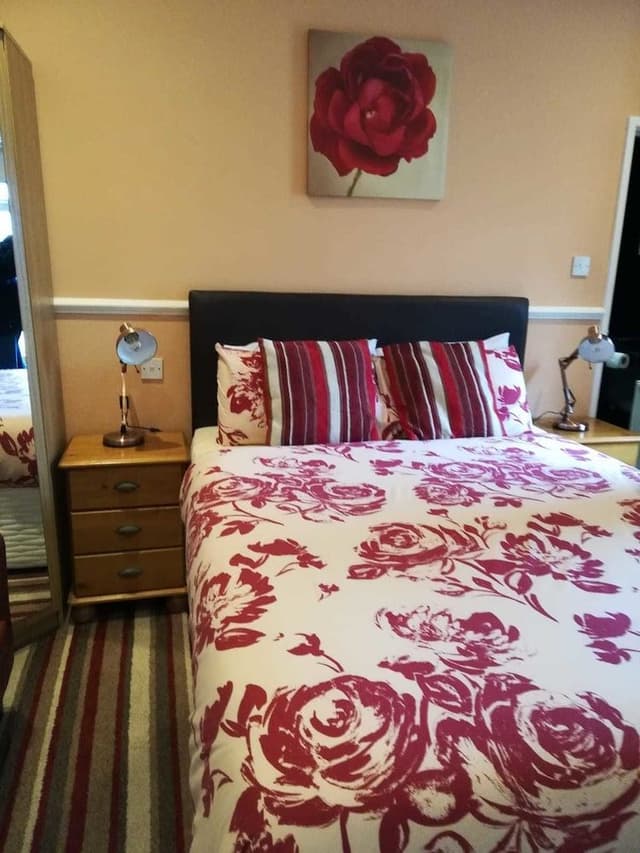 Room 2 (Double)
