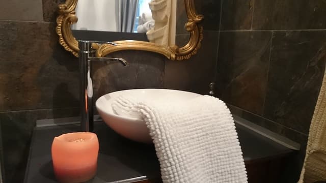 Premium Apartment, Private Bathroom, City View (CHAMBORD)