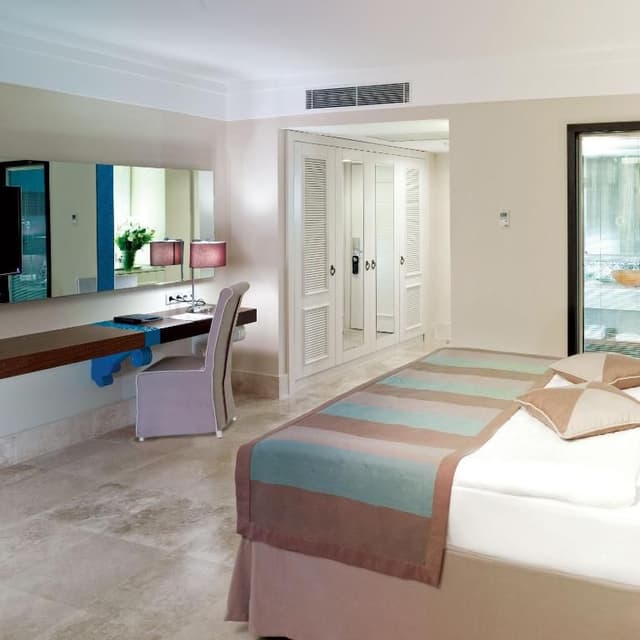 Standard Room with Garden View