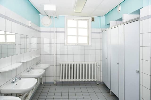 Basic Room, Shared Bathroom
