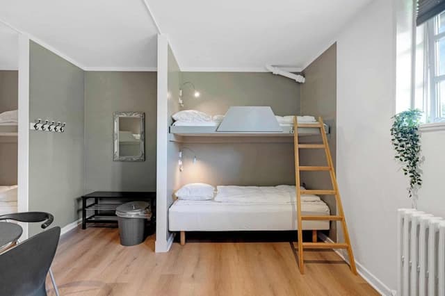 Basic Room, Shared Bathroom