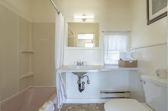 Room, 1 Queen Bed, Non Smoking, Lake View