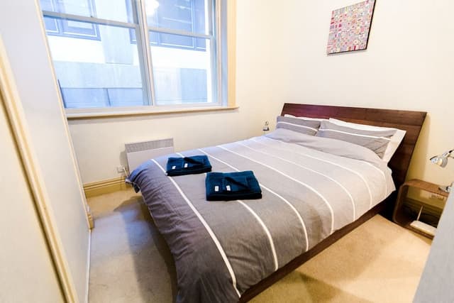 Design Studio, 1 Queen Bed