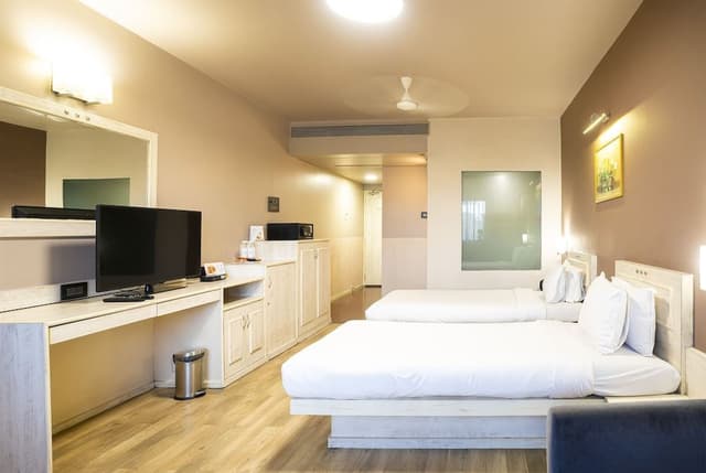 Club Twin Room