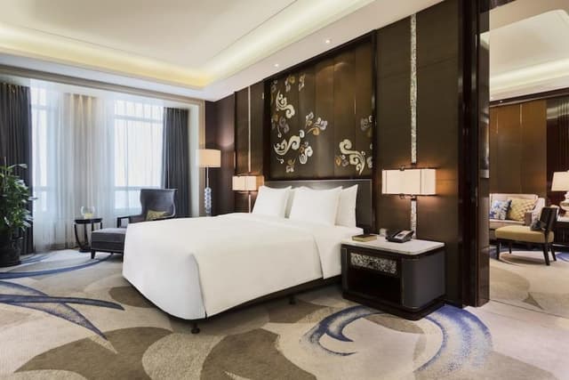 Deluxe King Room