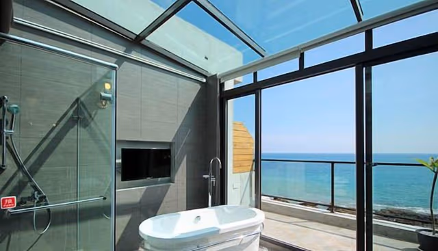 Superior Quadruple Room, Ocean View (Room5)