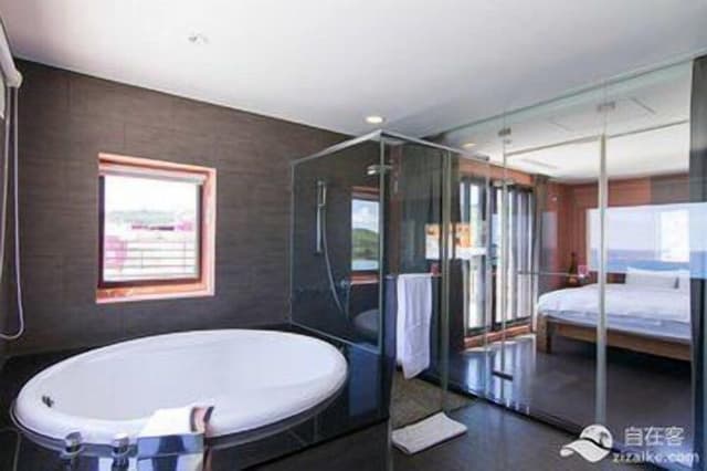 Deluxe Double Room, Ocean View (Room6)