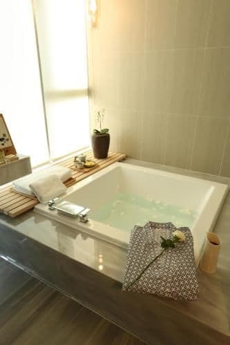Deluxe Double Room, 2 Single Beds Side by Side