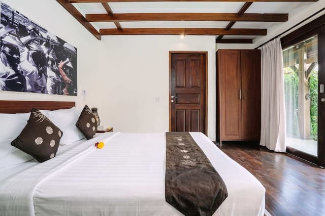 Basic Villa, Multiple Beds