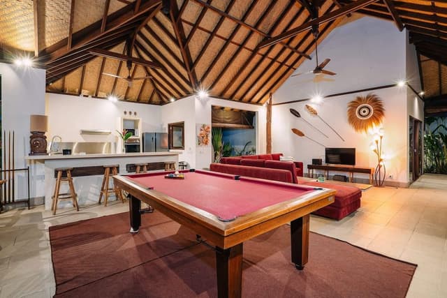 Basic Villa, Multiple Beds