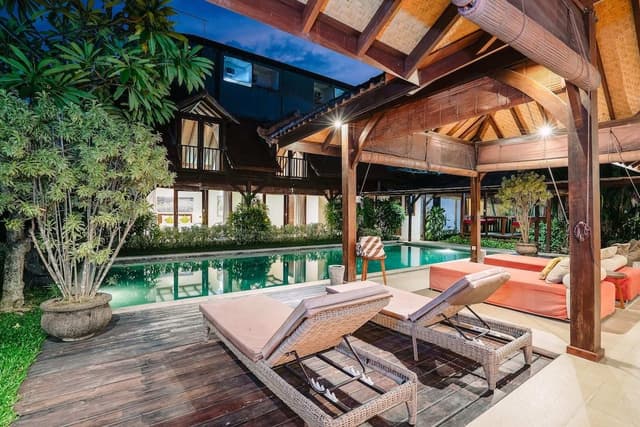 Basic Villa, Multiple Beds