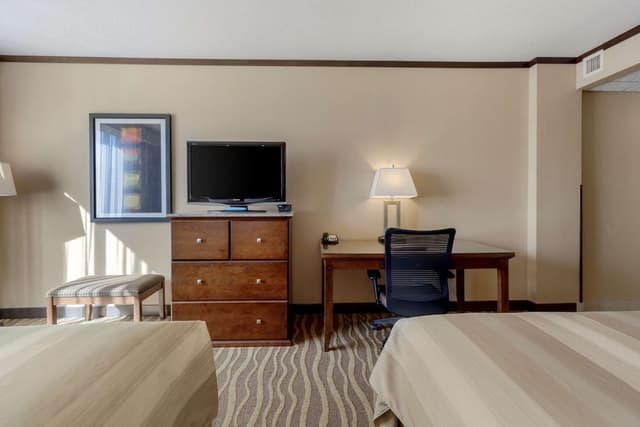 Standard Room, 2 Queen Beds, Accessible, Bathtub