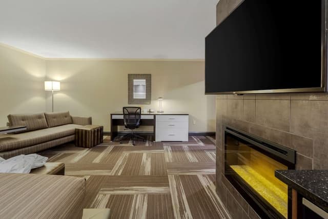 Suite, 1 King Bed, Non Smoking, Hot Tub
