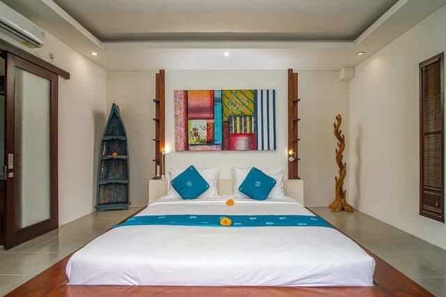 Basic Villa, Multiple Beds