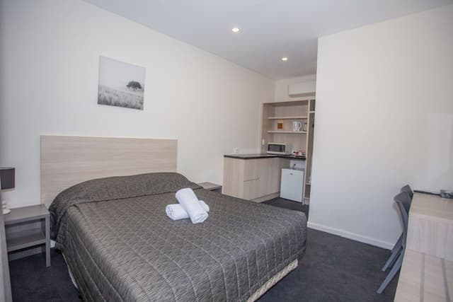 Standard Room, 1 Queen Bed