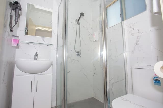 Standard Room, 1 Queen Bed